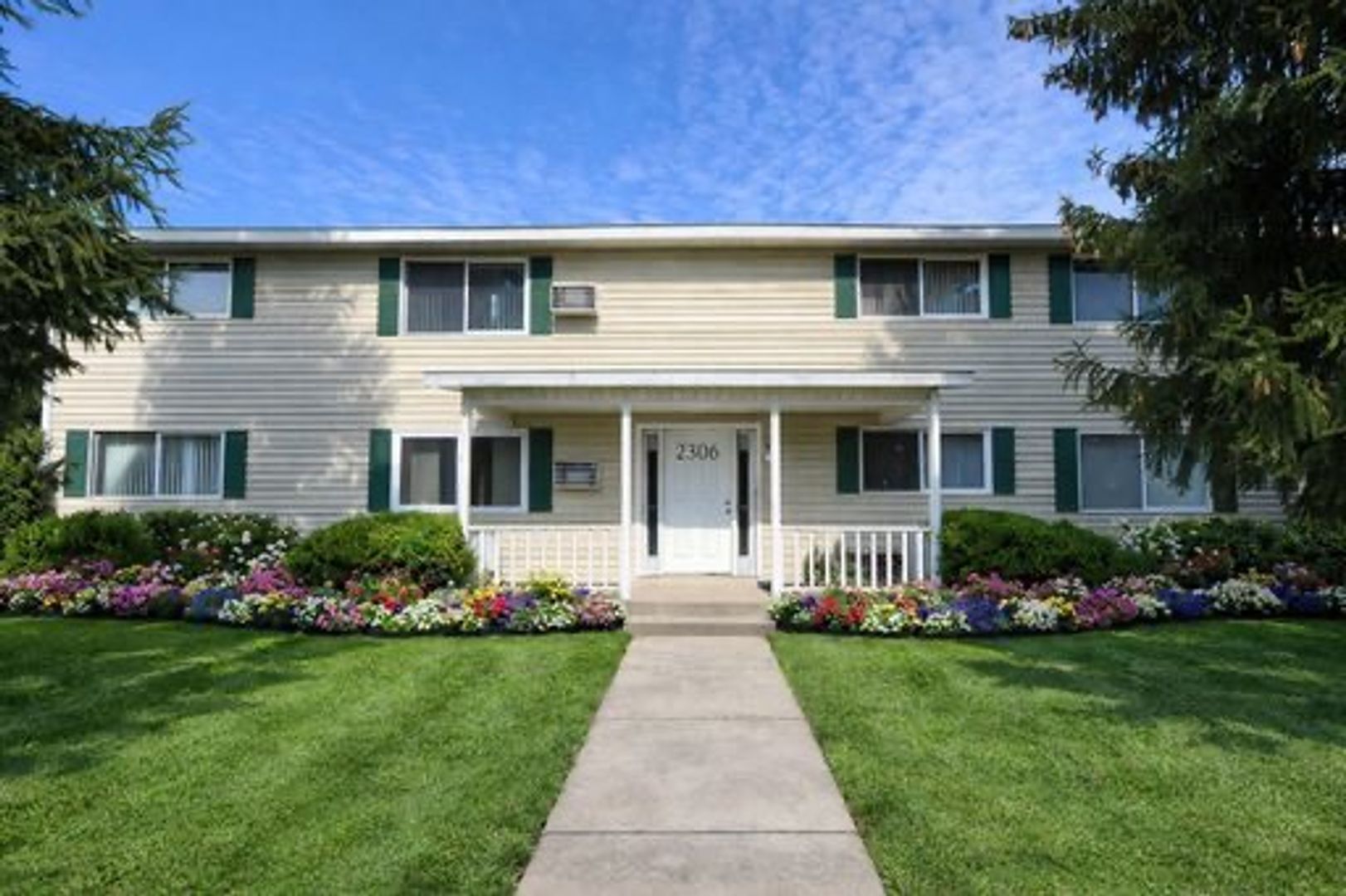 Schofield Apartment: 2310 Radtke Avenue