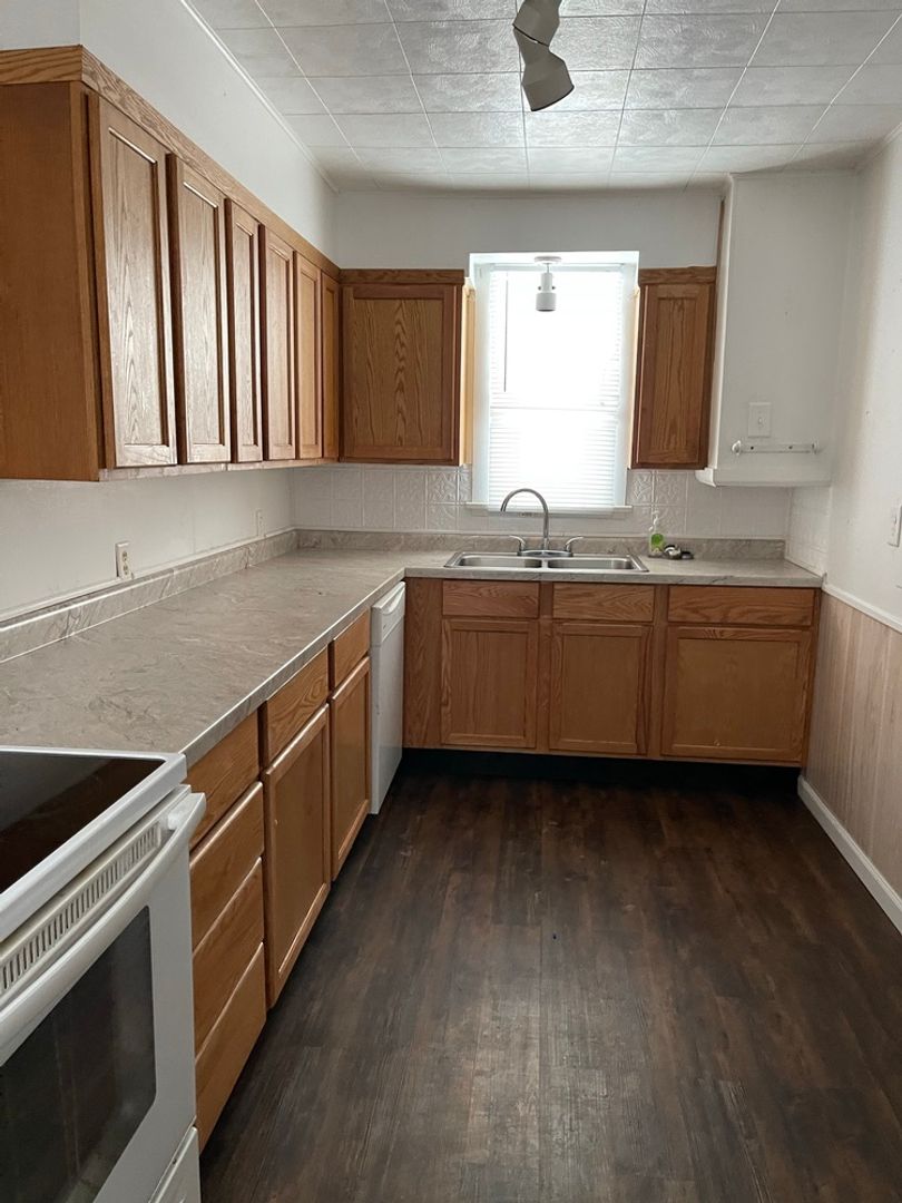 Wausau House: 122 Edwards Street