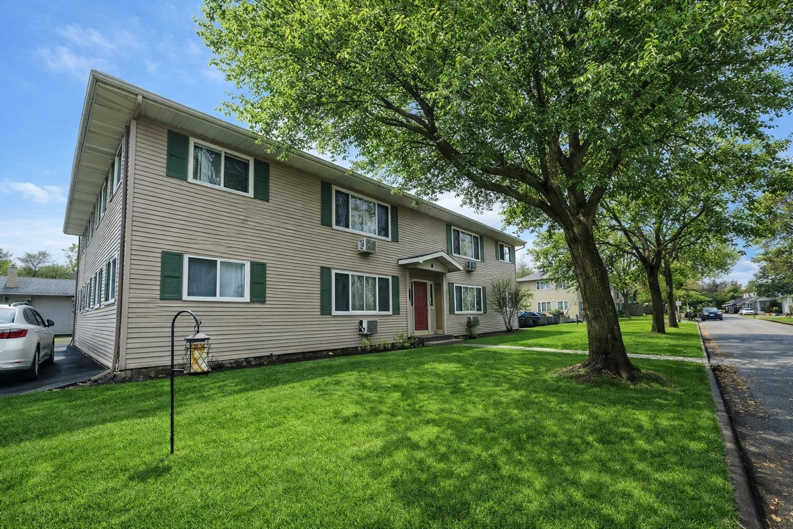 Wausau Apartment: 909 Genrich St