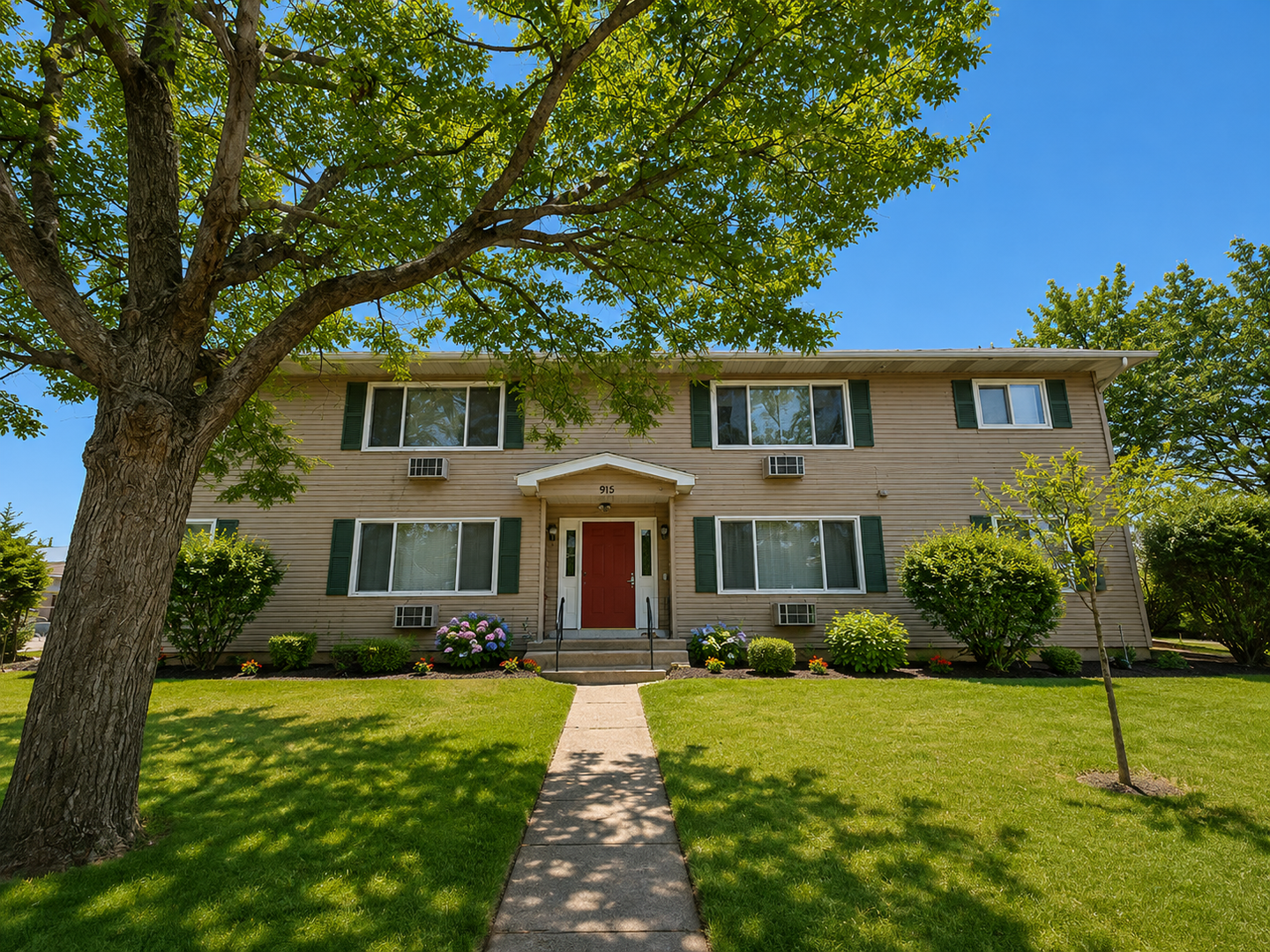 Wausau Apartment: 915 Genrich Street