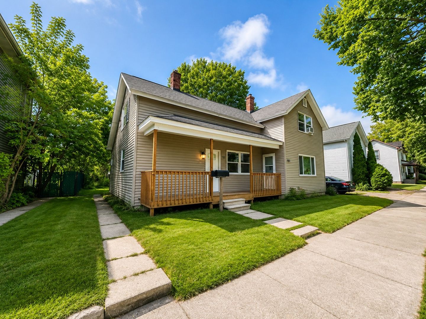 Wausau Apartment: 714/716 Chicago Avenue
