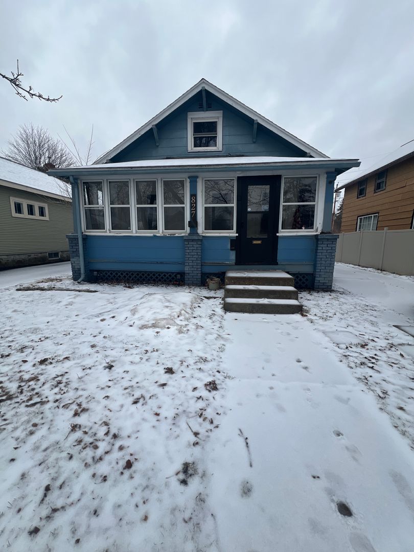 Wausau House: 827 Single Ave