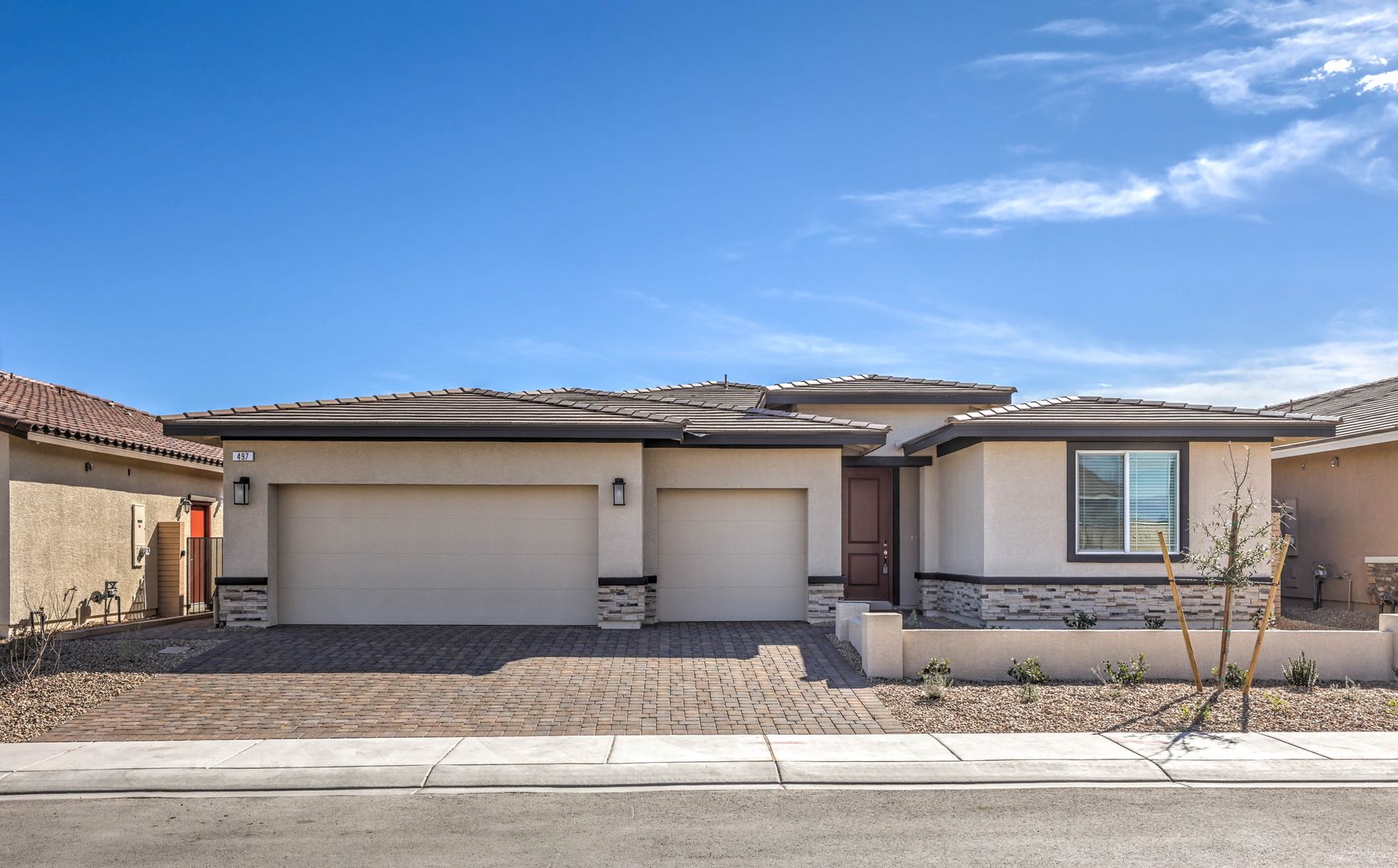 Henderson House: 497 Chestnut Falcon Ave