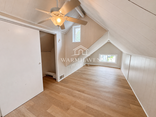 Listing photo thumbnail