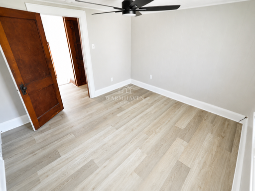 Listing photo thumbnail