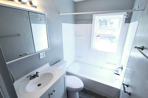 Listing photo thumbnail