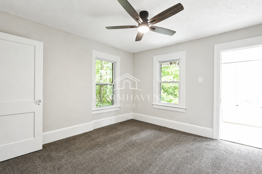 Listing photo thumbnail