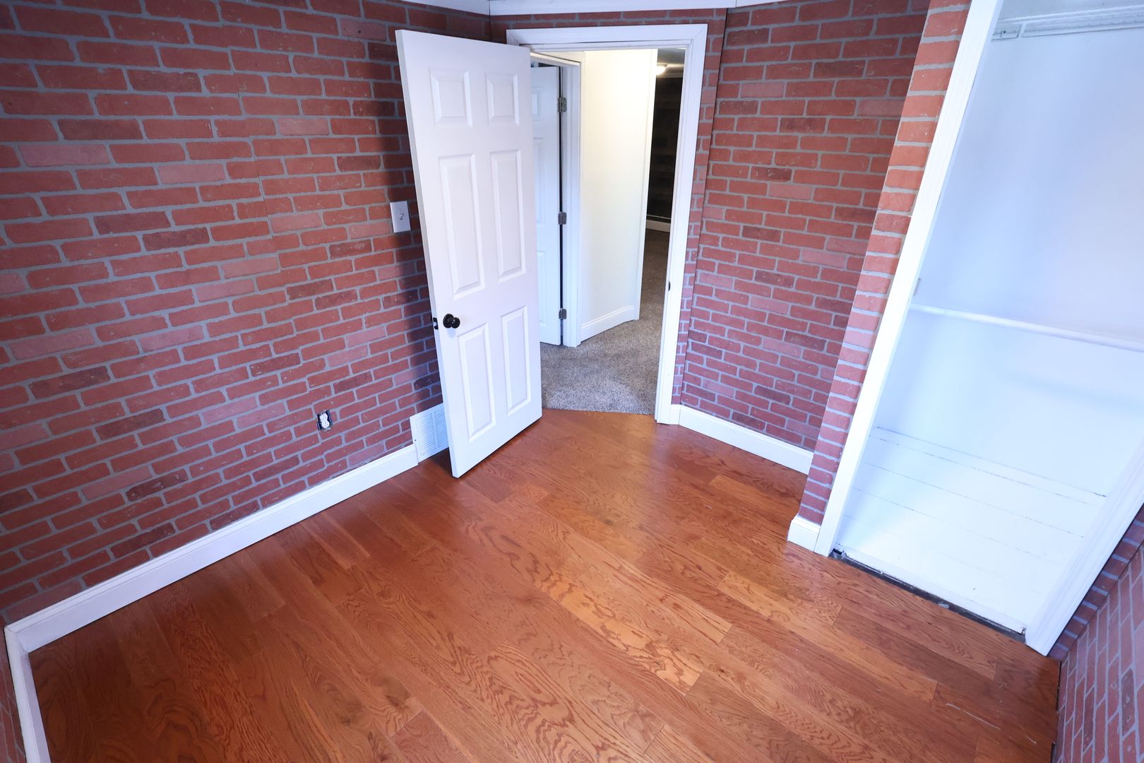 Listing photo