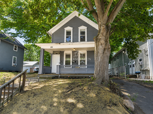 Listing photo thumbnail