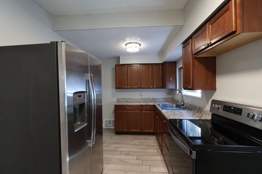 Listing photo thumbnail