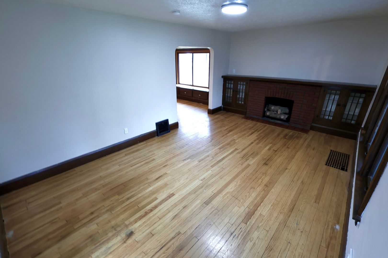 Akron House: 165 Colony Cres