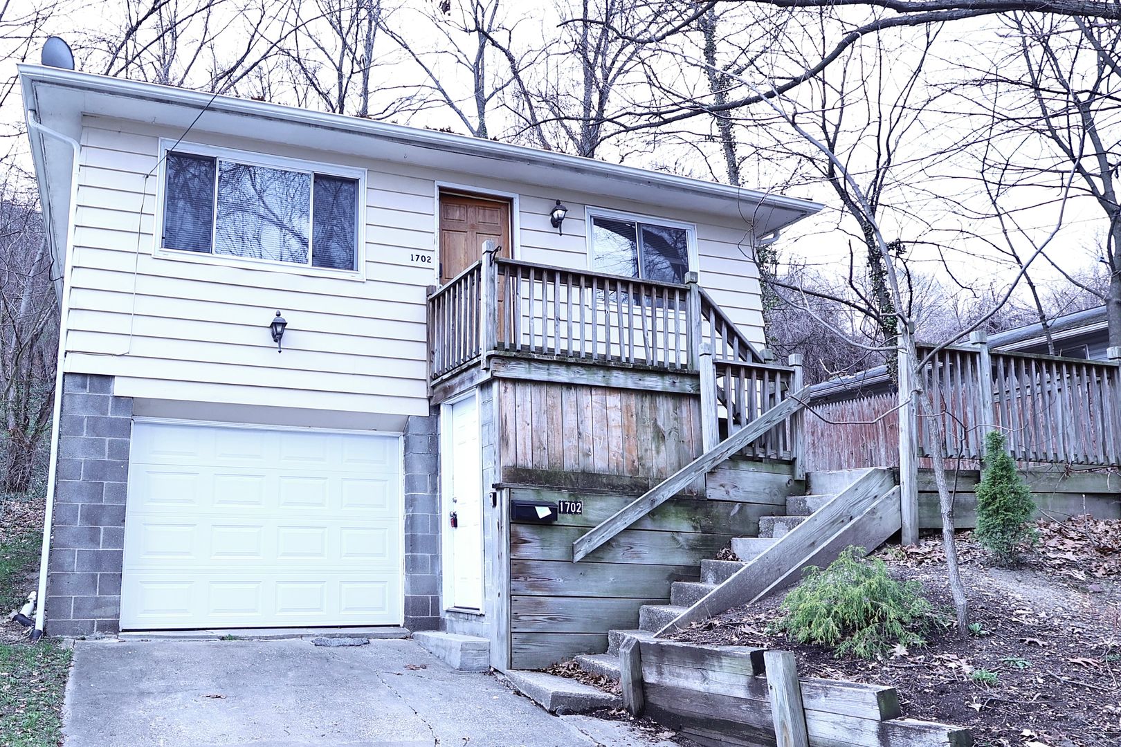 Akron House: 1702 Leighton Avenue