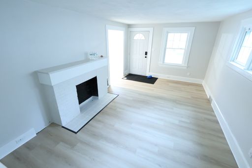 Listing photo thumbnail