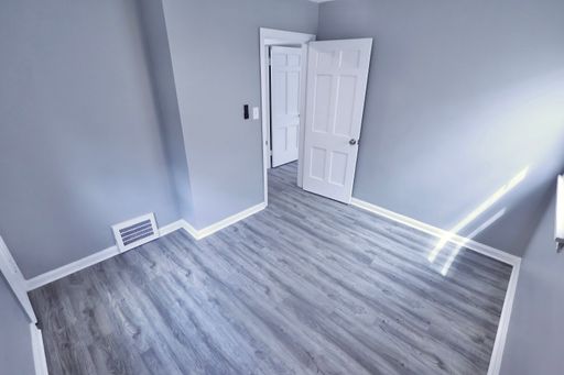 Listing photo thumbnail