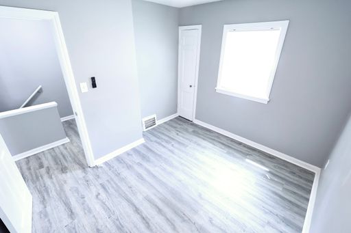 Listing photo thumbnail