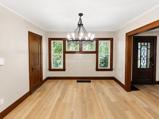 Listing photo thumbnail