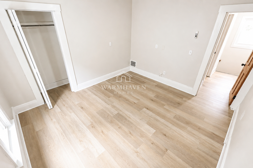 Listing photo thumbnail