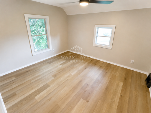 Listing photo thumbnail
