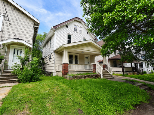 Listing photo thumbnail