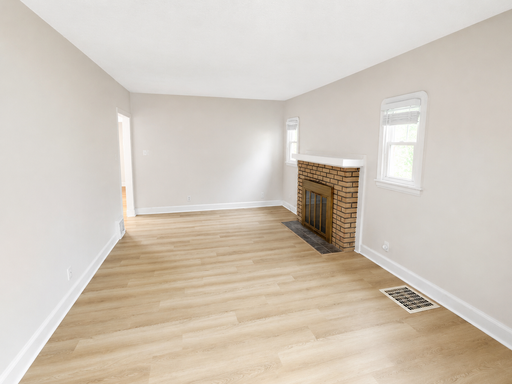 Listing photo thumbnail