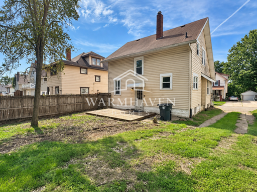 Listing photo thumbnail