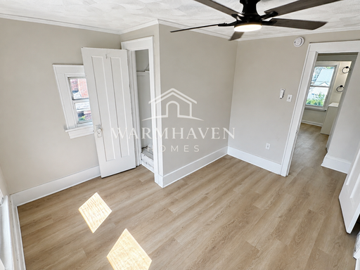 Listing photo thumbnail