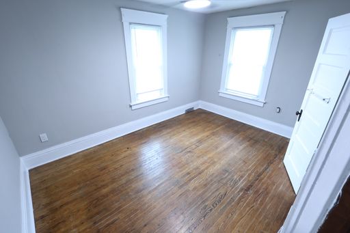 Listing photo thumbnail