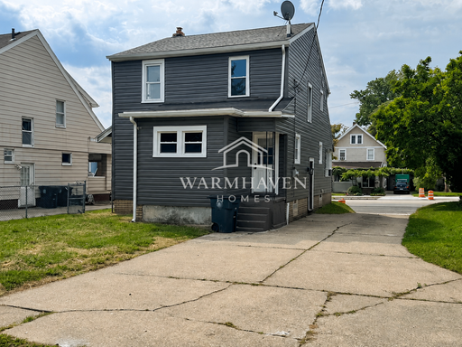 Listing photo thumbnail