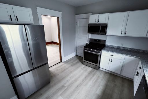 Listing photo thumbnail