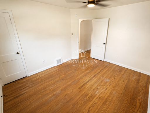 Listing photo thumbnail
