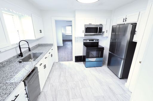 Listing photo thumbnail