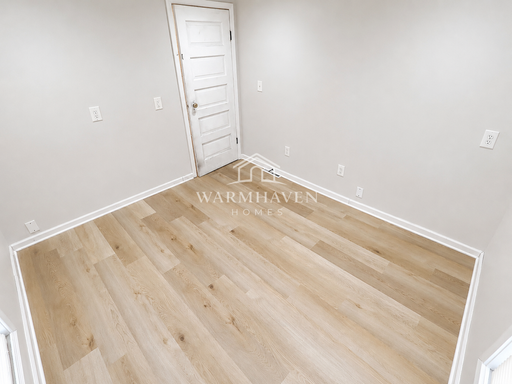 Listing photo thumbnail