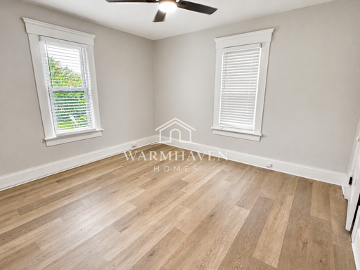 Listing photo thumbnail