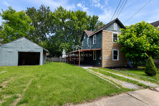 Listing photo thumbnail