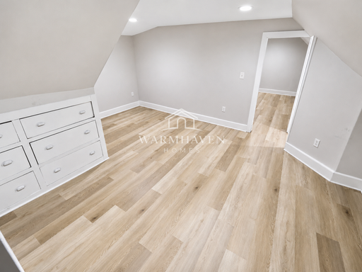 Listing photo thumbnail