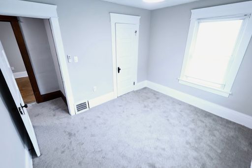 Listing photo thumbnail
