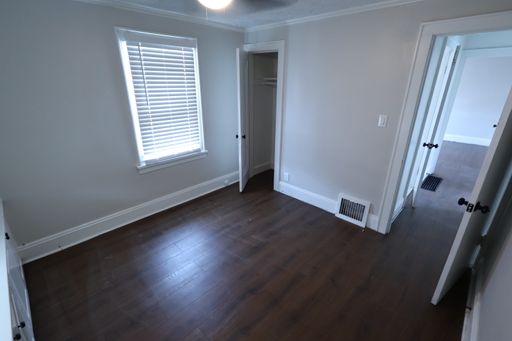 Listing photo thumbnail