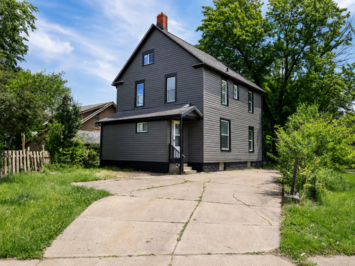 Listing photo thumbnail