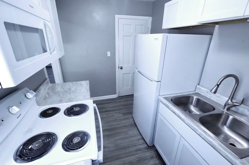Listing photo thumbnail