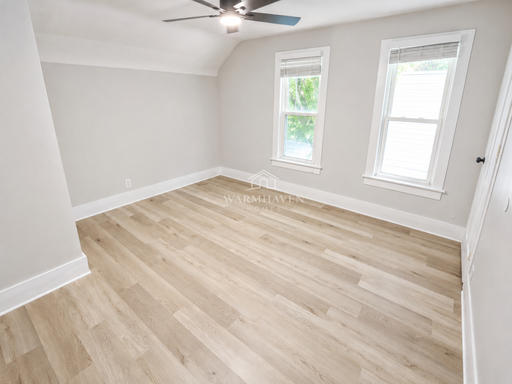 Listing photo thumbnail