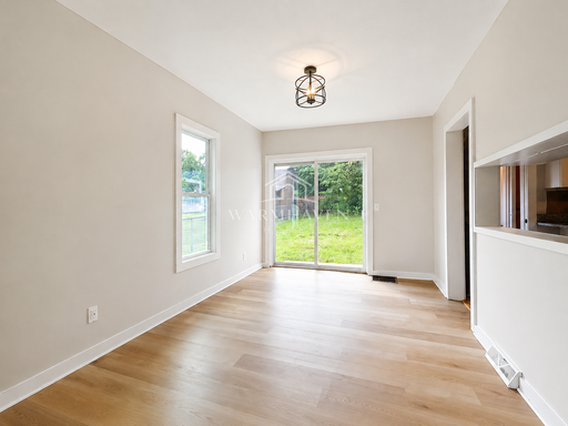 Listing photo thumbnail