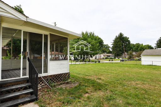 Listing photo thumbnail