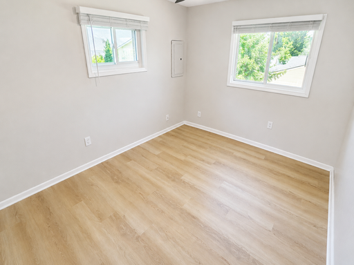 Listing photo thumbnail