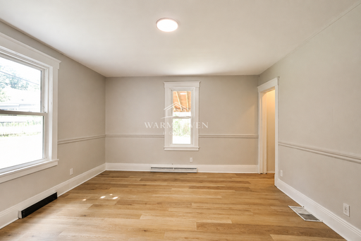 Listing photo thumbnail