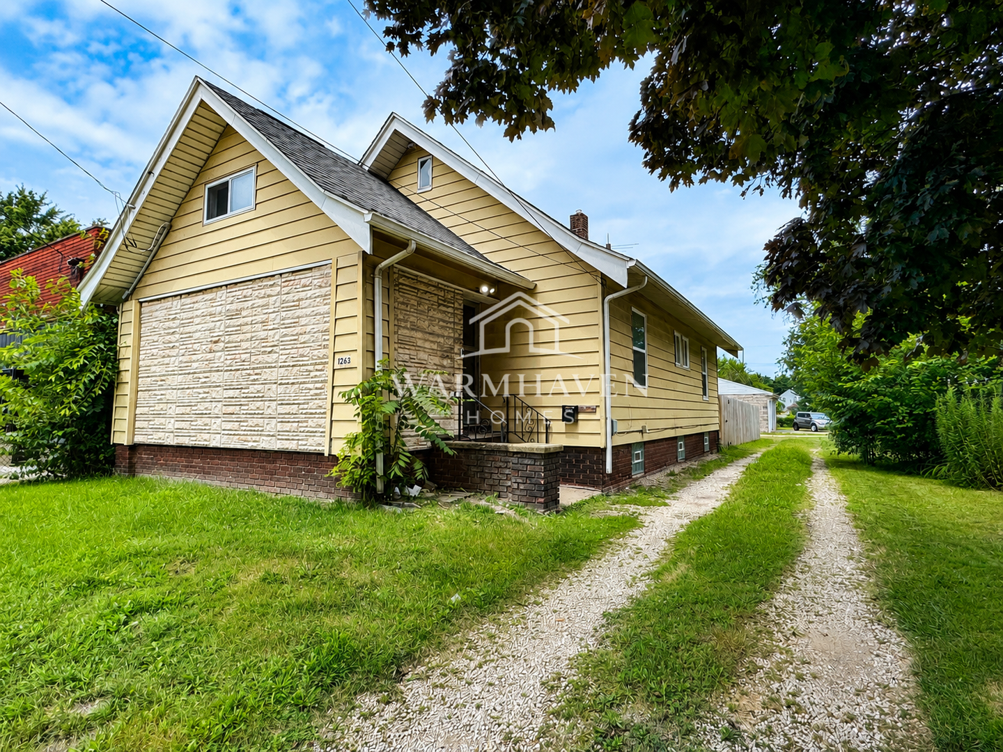 1264 W Waterloo Rd., Akron, OH 44314