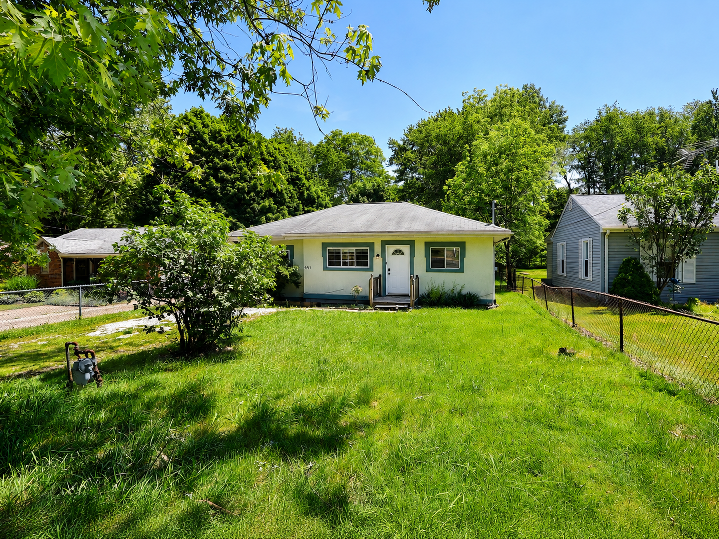 931 Crestline Dr, Akron, OH 44312