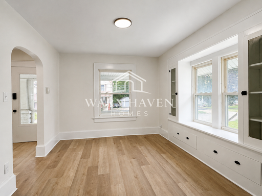 Listing photo thumbnail