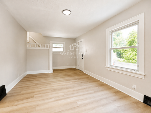 Listing photo thumbnail