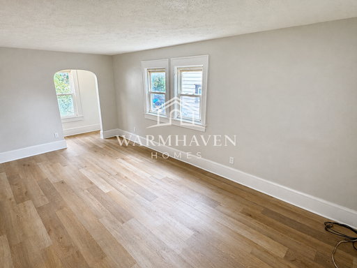 Listing photo thumbnail