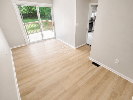 Listing photo thumbnail